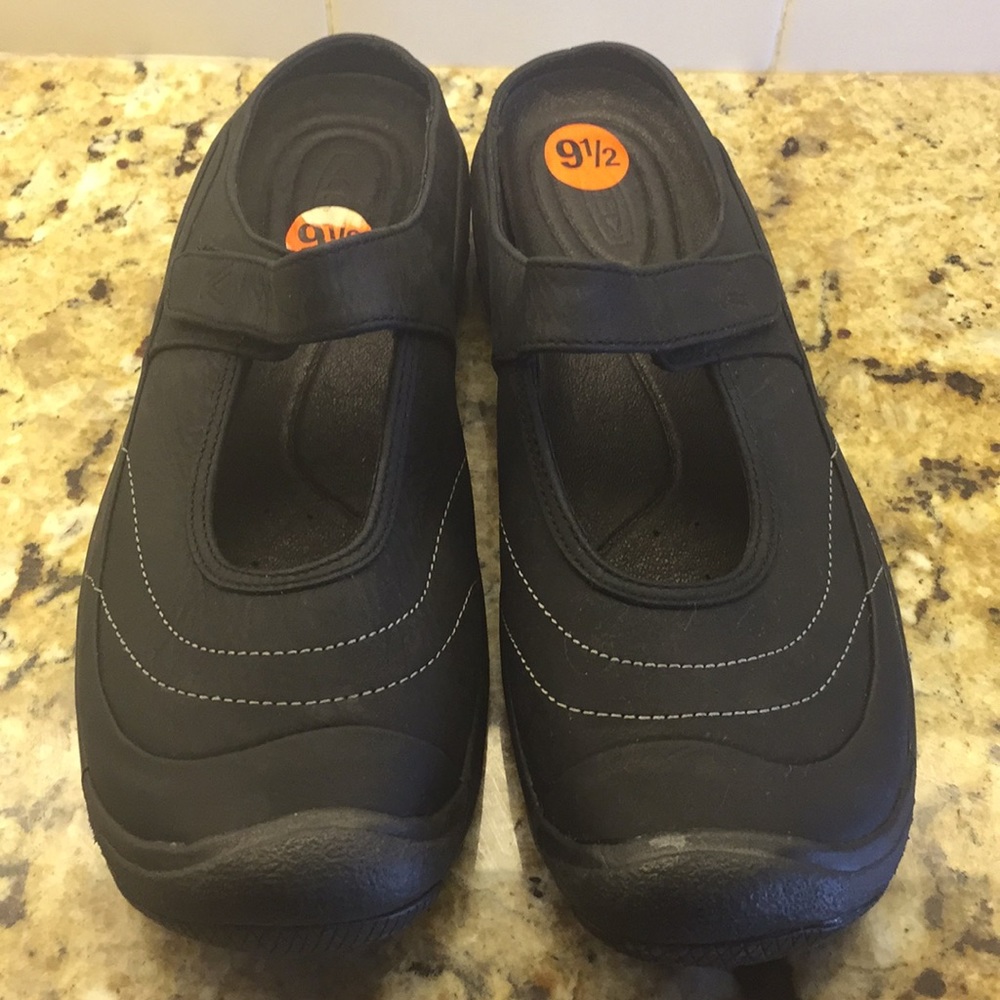 Keen Black Leather Mules Size 9 1/2 NWOT